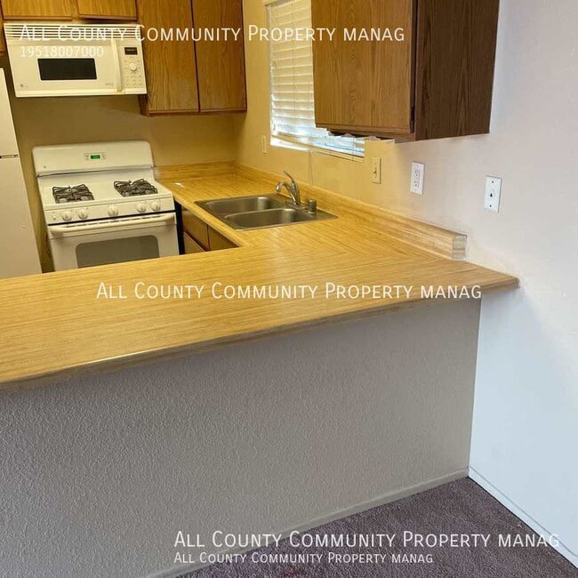 Building Photo - 73856 Sunnyvale Dr