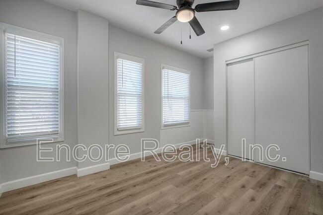 Building Photo - 303 3rd Ave