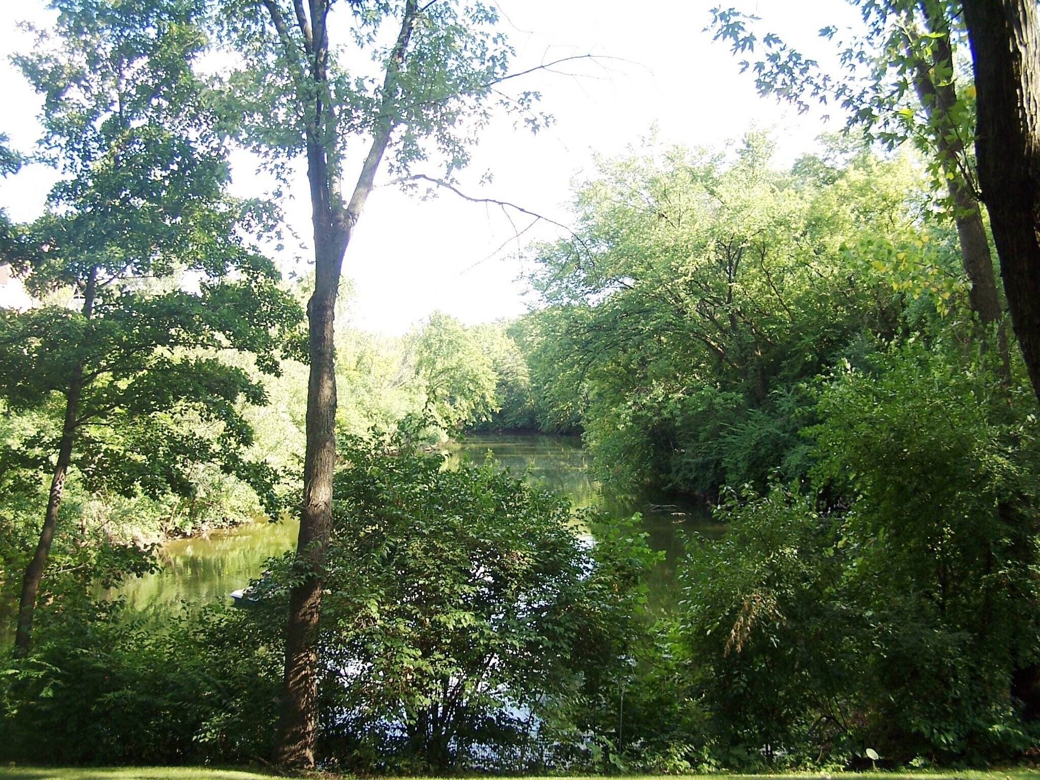 Building Photo - 5501 Lakeside Dr