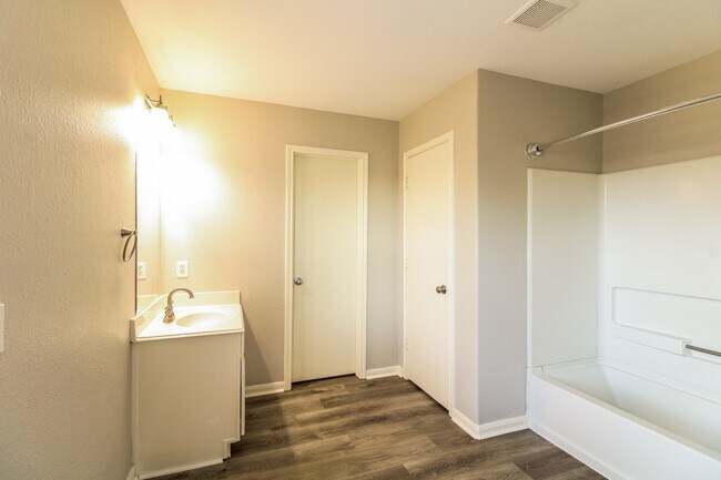 Building Photo - 29415 Legends Hill Dr