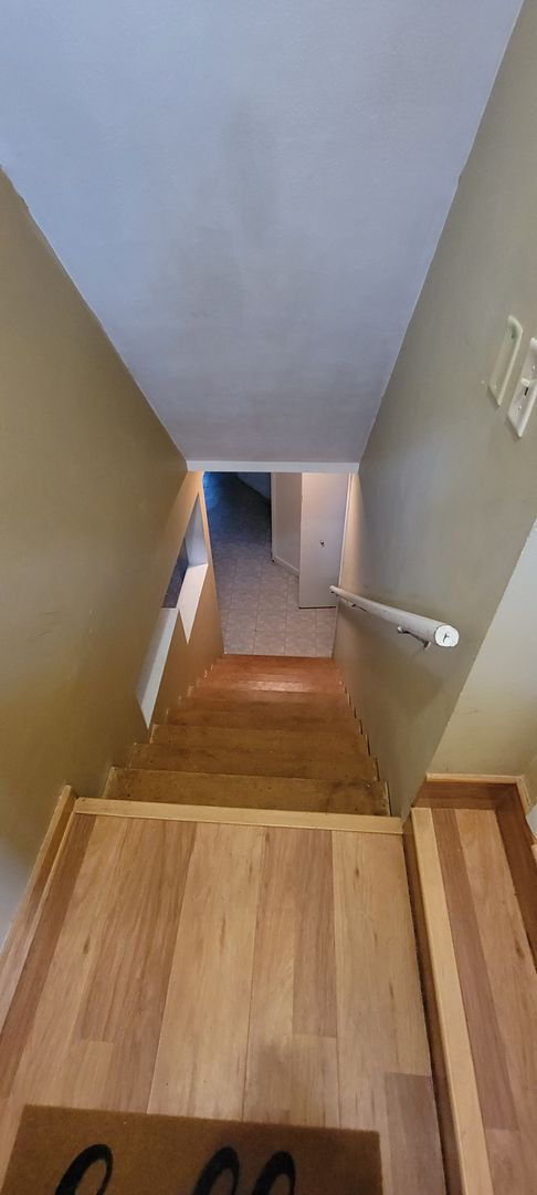 Building Photo - AVAILABLE AUGUST 15th - 4 Bed 3 Bath w/ Spacious Back Deck - SHORT TERM LEASE TILL END OF APRIL