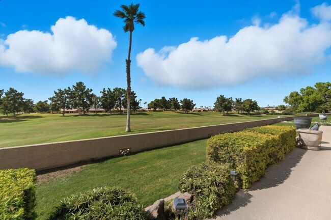 Building Photo - Welcome to this stunning 2-bedroom, 2-bath...