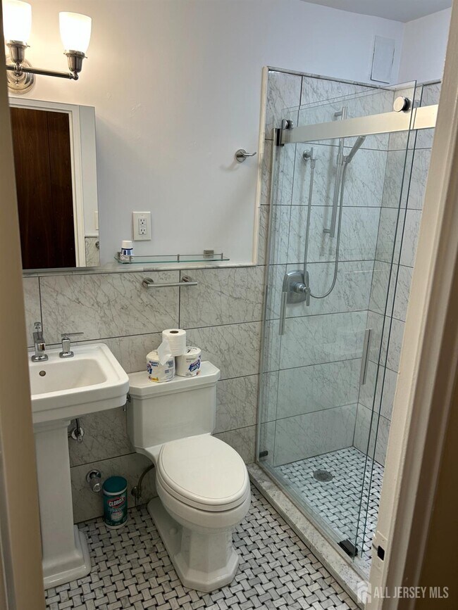 Building Photo - 123 S Adelaide Ave