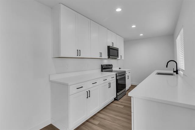 Building Photo - 817 N Shore Dr