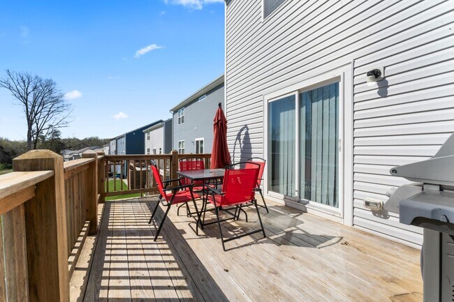 Building Photo - 8609 Warbler Br Wy