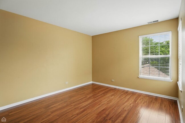Building Photo - 2052 Waverly Ln