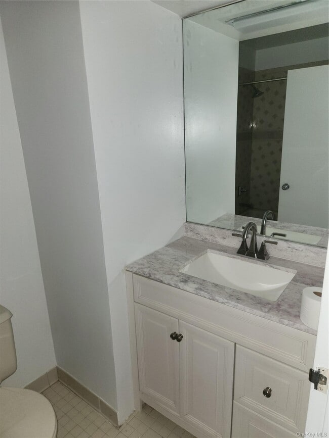 Building Photo - 3208 Villa Dr