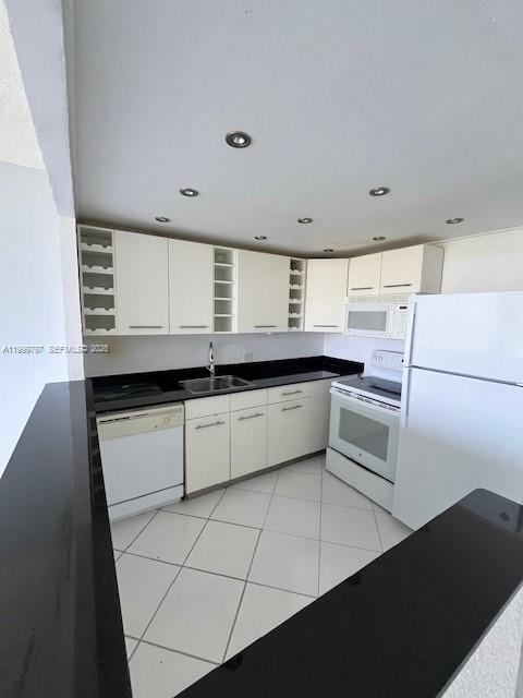 Building Photo - 20335 W Country Club Dr