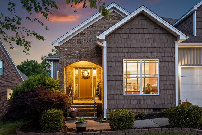 Building Photo - 3641 Willow Lake Cir