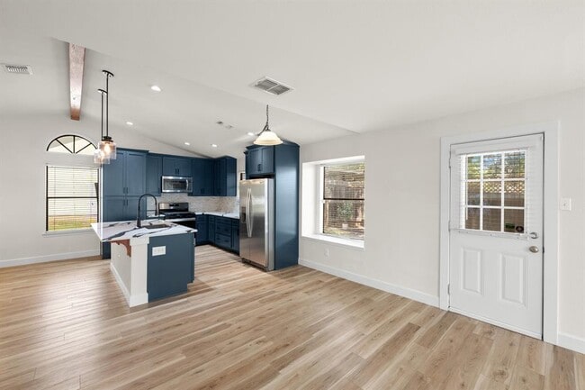 Building Photo - 4602 Tobago Cove