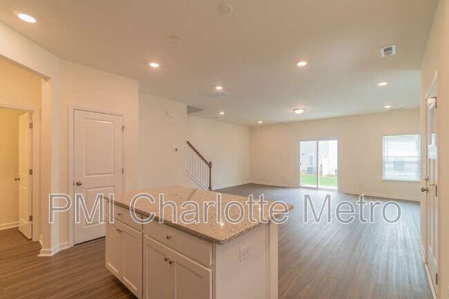 Building Photo - 7139 Bentz St