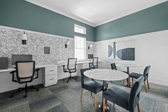 Building Photo - 901 Kelly Green Ln