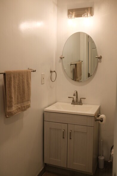 Building Photo - 3942 Marron St