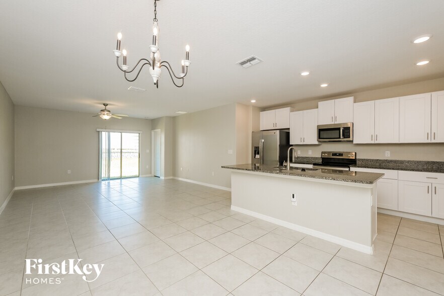 Building Photo - 14482 English Lavender Dr