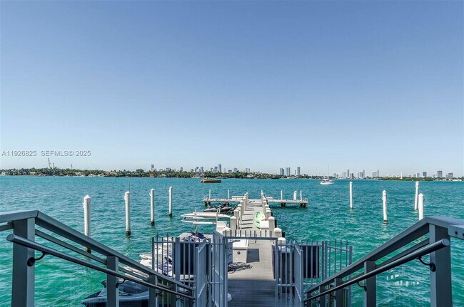 Building Photo - 1000 West Ave