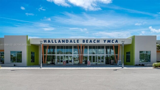 Building Photo - 215 SE 3rd Ave