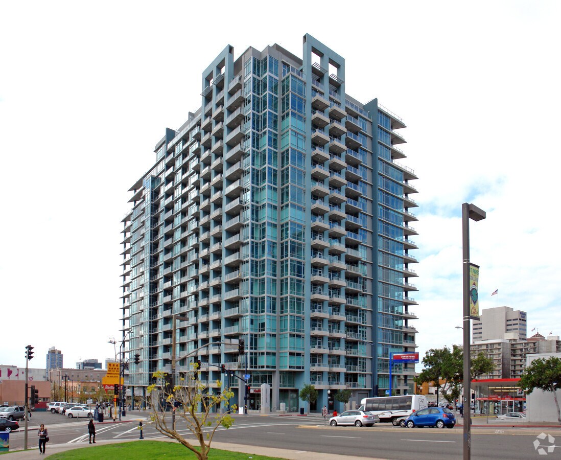 Building Exterior - 1080 Park Blvd