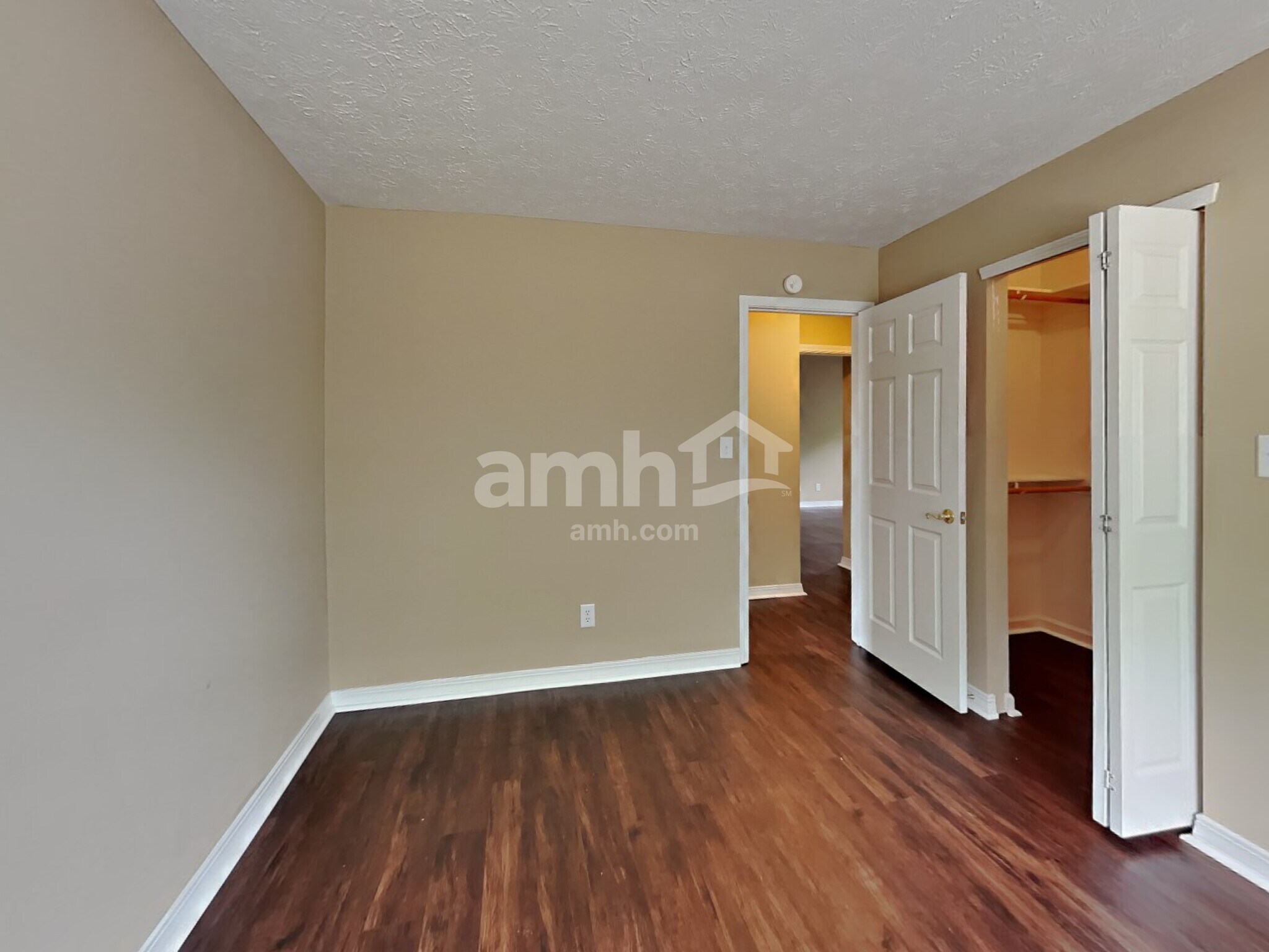 Building Photo - 12985 Sweet Briar Pky