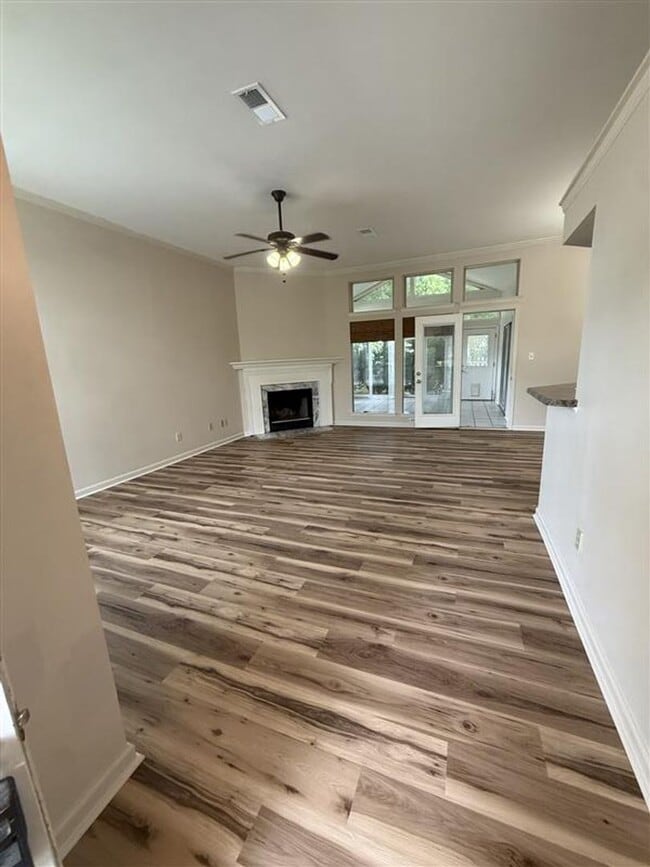 Building Photo - Very Nice 3 Bedroom Home in Hendersonville!