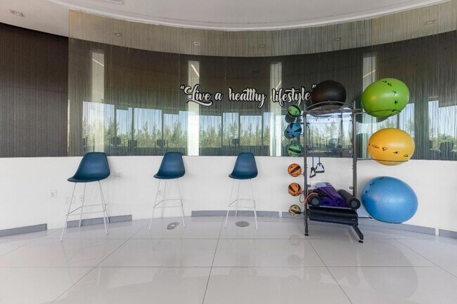 Building Photo - 10220 NW 63rd Terrace