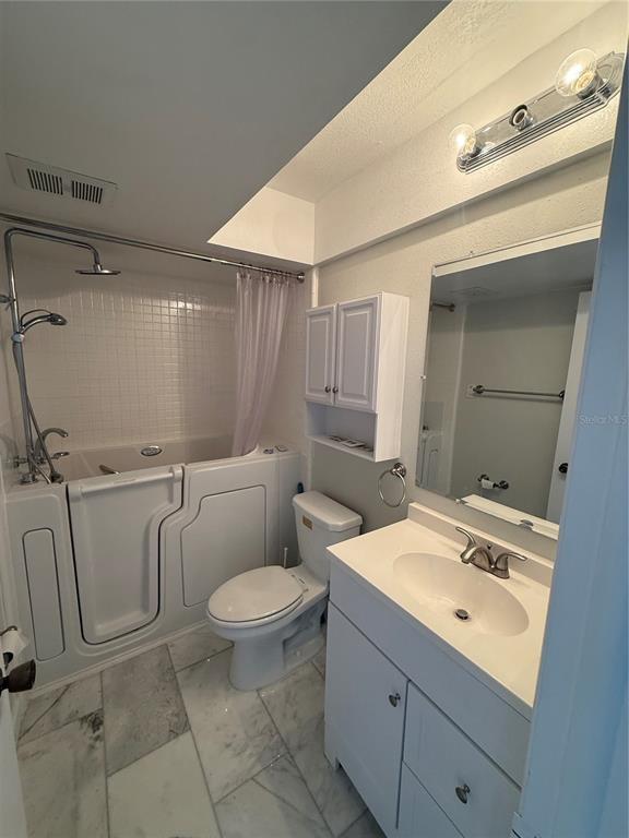 Building Photo - 4212 Fairway Cir
