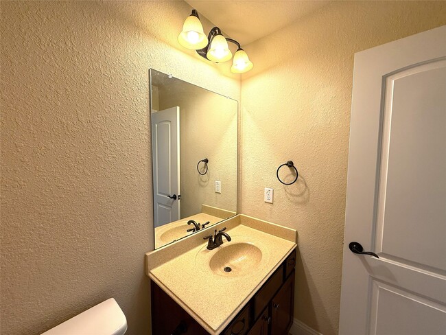 Building Photo - 27610 Dalton Bluff Ct