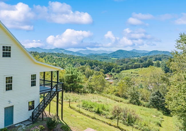 Building Photo - 179 Goldfinch Ln