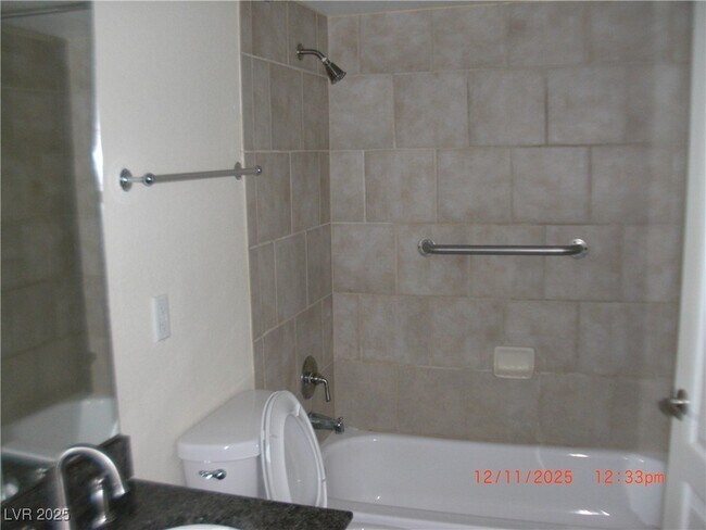 Building Photo - 793 Oakmont Ave