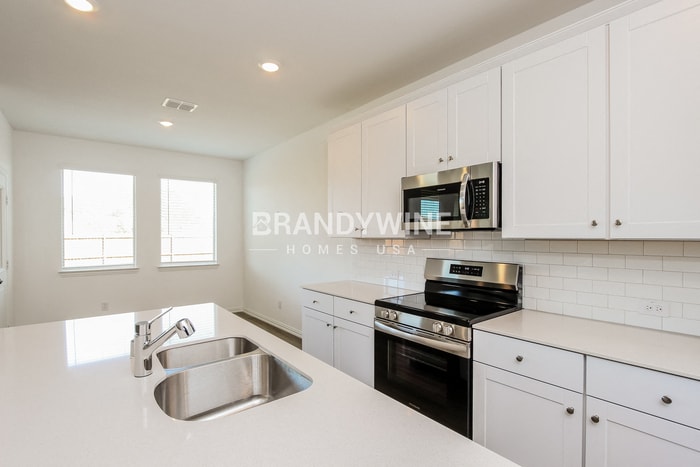 Building Photo - 122 Jenkinson Dr