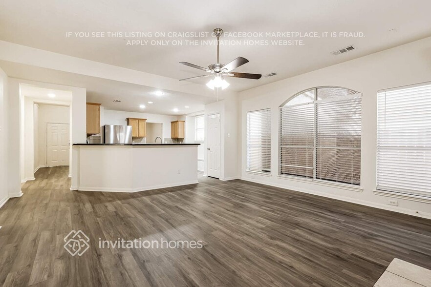 Building Photo - 15726 Stiller Park Dr