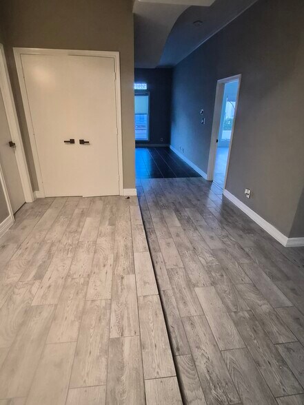 Building Photo - 4040 Avondale Ave