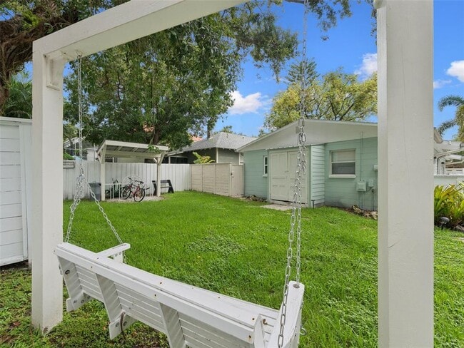 Building Photo - 3102 W San Juan St
