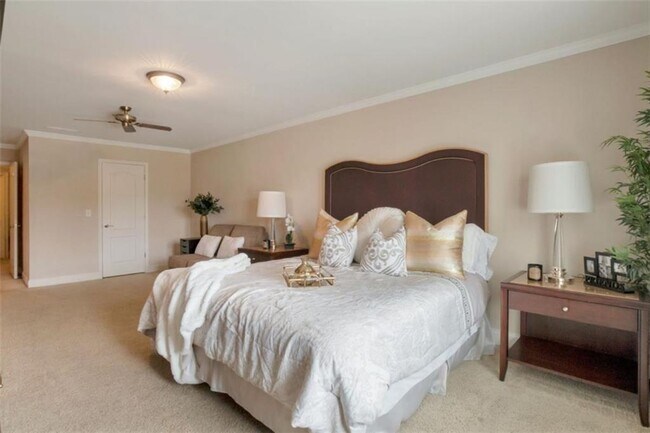 Building Photo - 415 Oxmoor Lake Dr