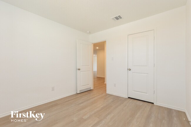 Building Photo - 3374 Carducci Dr
