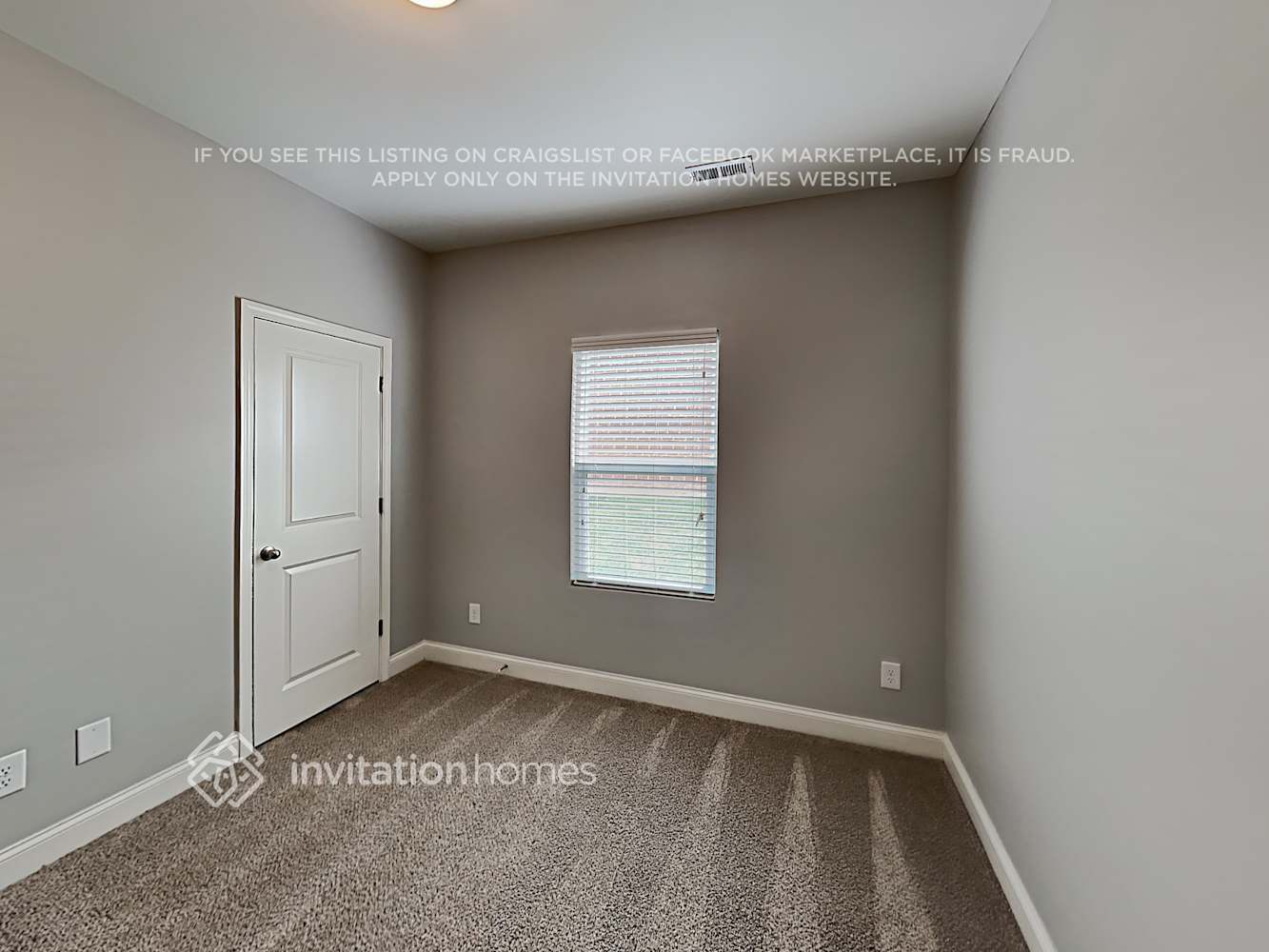 Building Photo - 2813 Santiago Circle