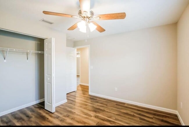 Building Photo - 1701 SW Airoso Blvd