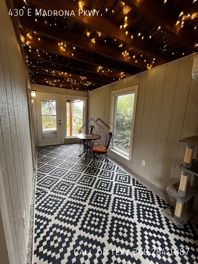 Building Photo - 430 E Madrona Pkwy