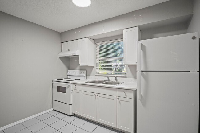 Building Photo - 75-77 Cypress St
