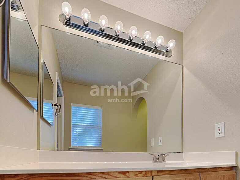 Building Photo - 24746 Mary Beth Ct