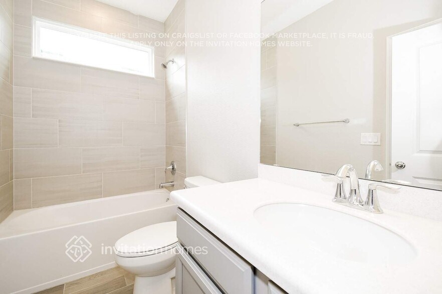 Building Photo - 9823 Lemon Grass Ln