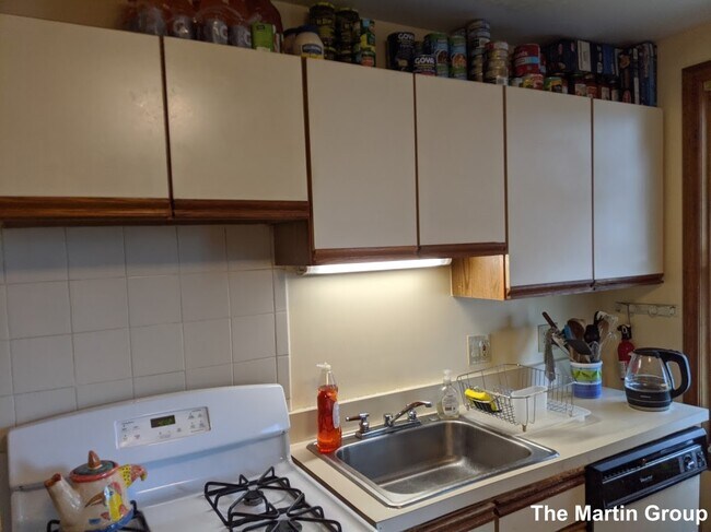 Building Photo - 45 Litchfield St