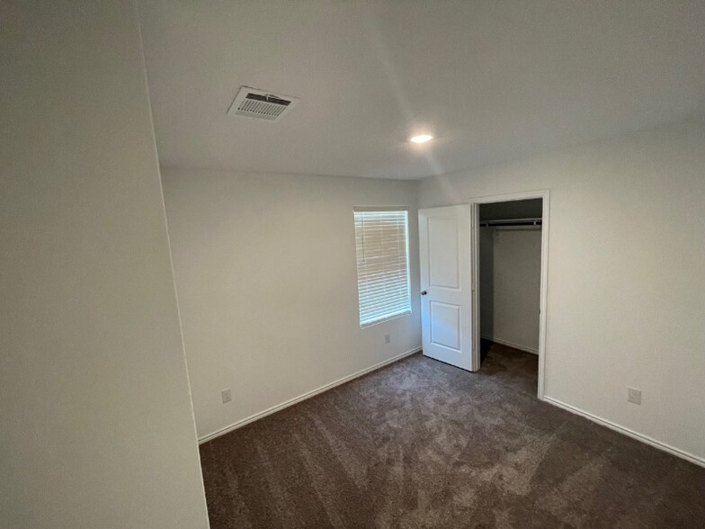 Building Photo - 14234 Llama Pl