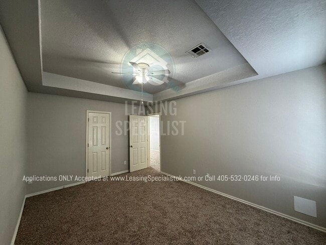 Building Photo - West Norman 3 Bed 2 Bath Garden home!