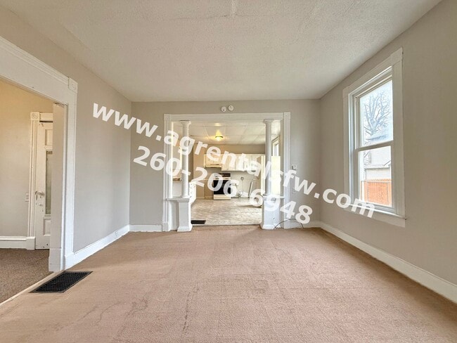 Building Photo - 4 Bedroom House