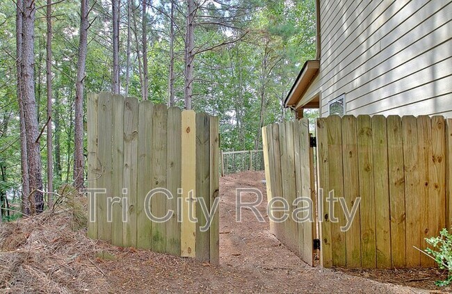 Building Photo - 111 Covington Terrace