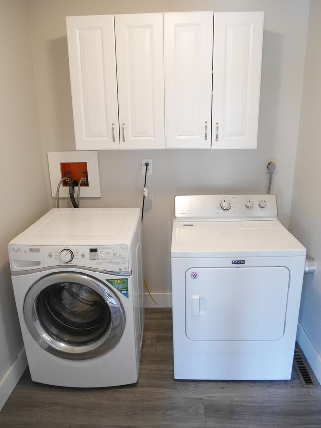 Building Photo - Your Next Home Awaits! Single Family Home ...