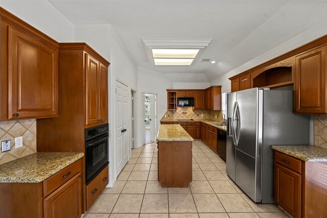 Building Photo - 15106 Vista Heights Dr