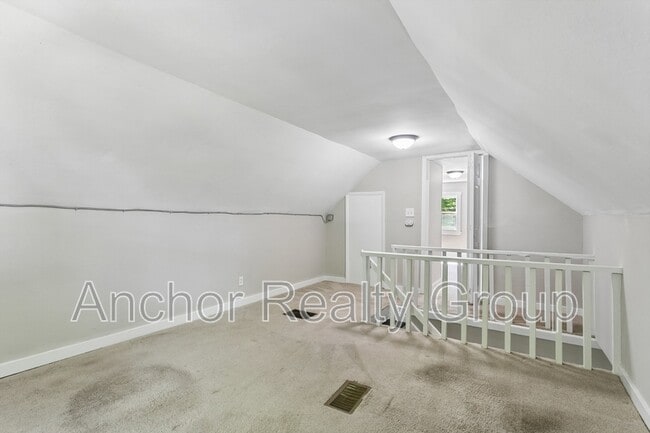 Building Photo - 7730 Ruthven Rd