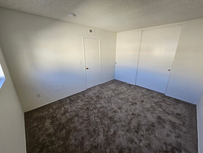 Building Photo - 3 bedroom, 2 bath home in the Balboa Towers Complex