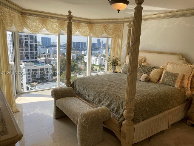 Building Photo - 17555 Collins Ave